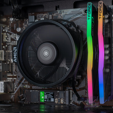 RX 6600XT 8GB | RYZEN 5600 | 16GB DDR4 | 1TB NVME | WIN 11 PRO