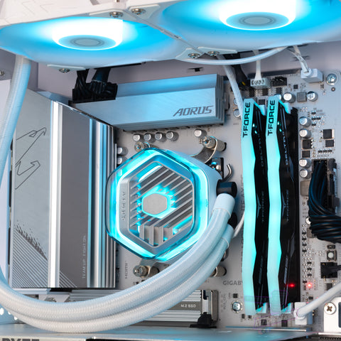 RTX 4090 24GB | RYZEN 9950X3D | 64GB DDR5 | 2TB 990 PRO | 1200W PSU