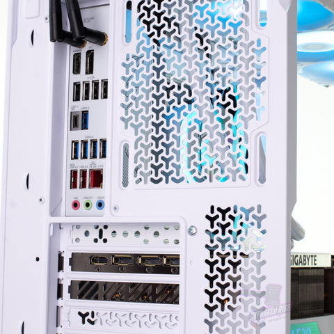 RTX 4090 24GB | RYZEN 9950X3D | 64GB DDR5 | 2TB 990 PRO | 1200W PSU