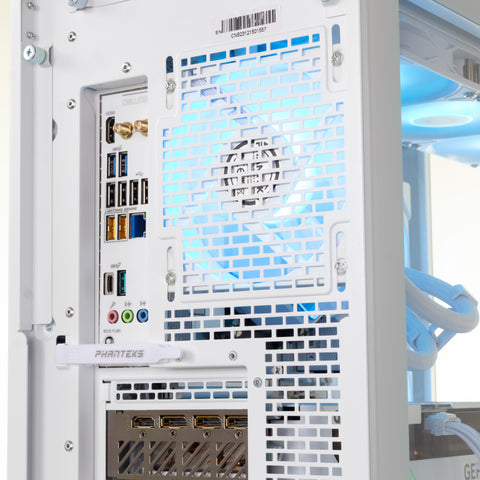 RTX 4070 12GB | Ryzen 7 7800X3D | 32GB DDR5 5200MHz | 1TB NVMe | WIN 11 PRO