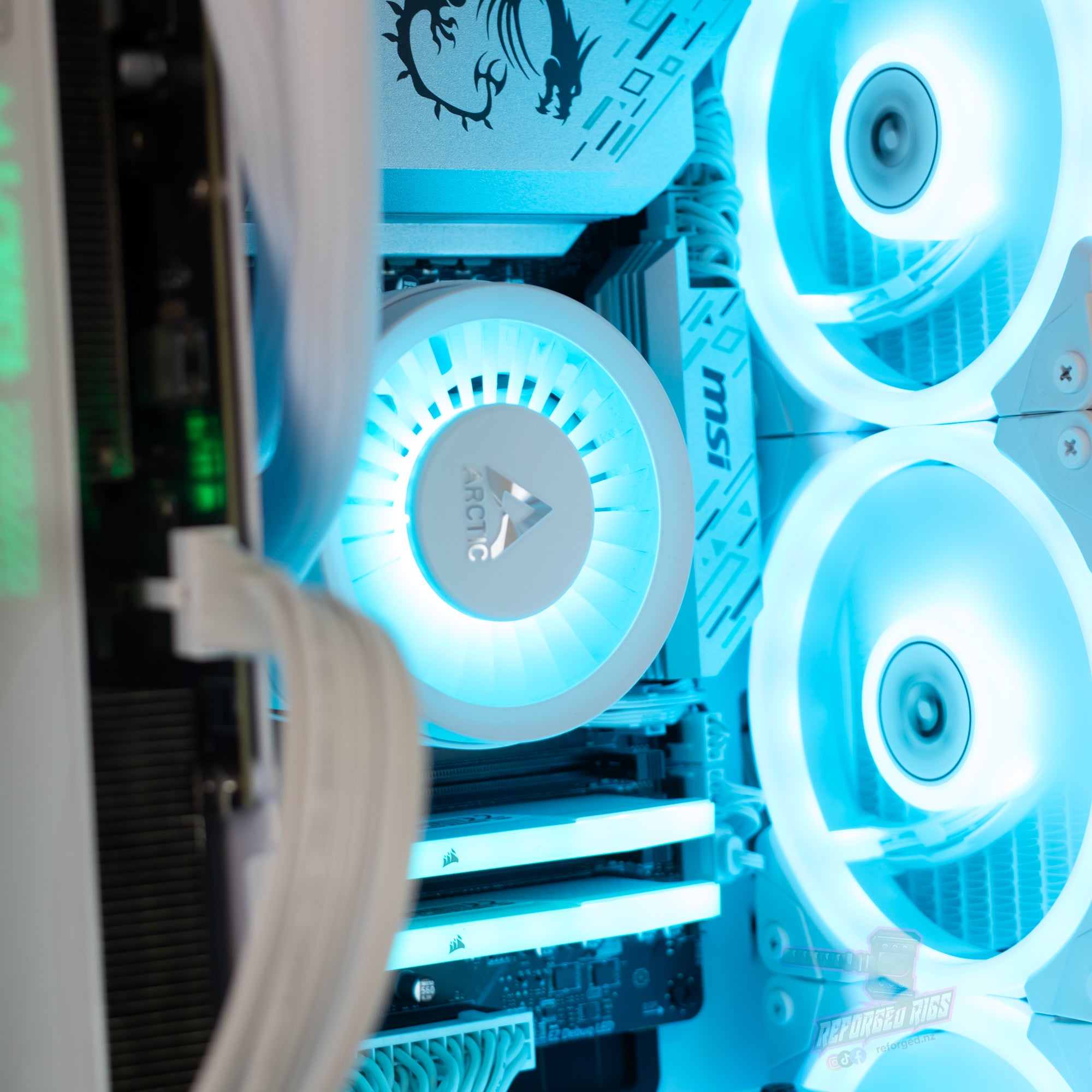 RTX 4070 Ti 12GB | Ryzen 7 7800X3D | 32GB DDR5 | 2TB NVMe | WIN 11
