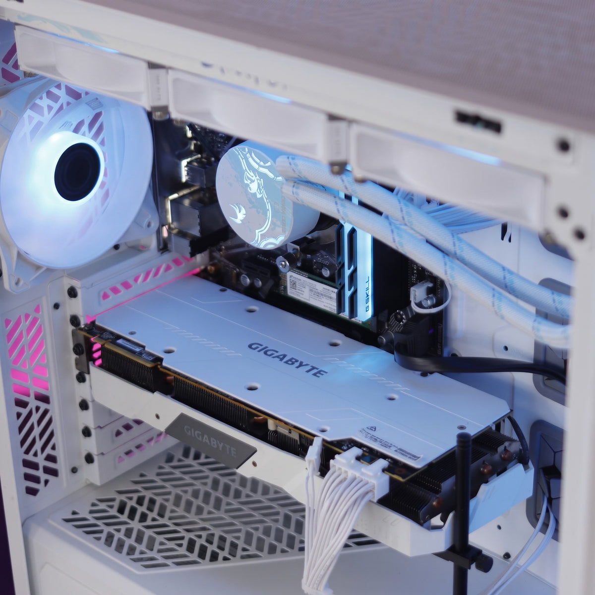 RTX 2070 SUPER 8GB | RYZEN 5500 | 16GB DDR4 | 512GB SSD | WIN 11 PRO gaming PC