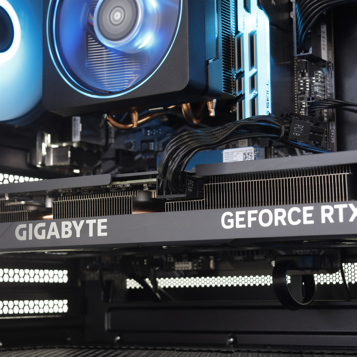 RTX 4060 TI 8GB | RYZEN 5500 | 16GB DDR4 | 500GB NVME | WIN 11 PRO gaming PC