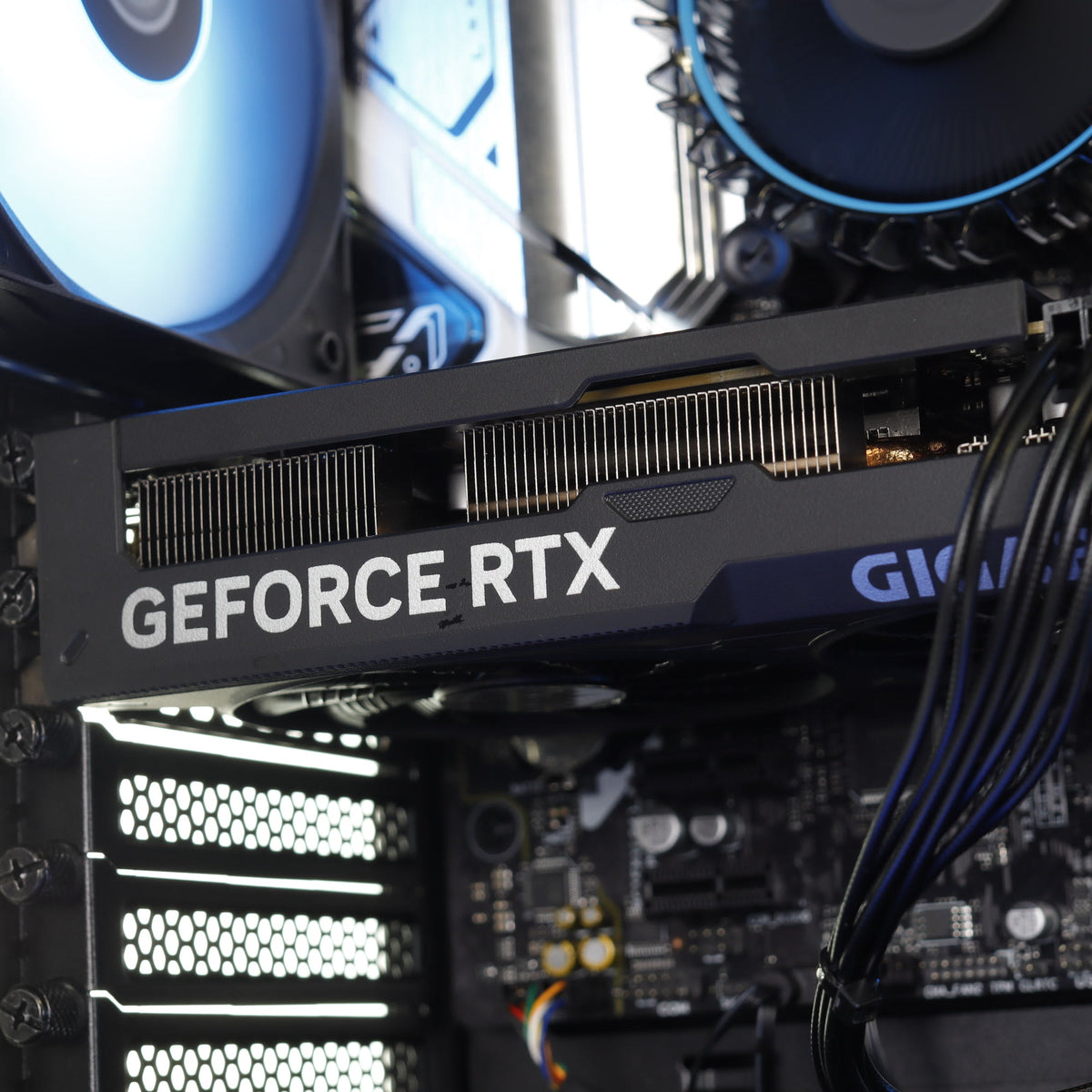 RTX 5050 8GB | I5 12400F | 16GB DDR5 | 500GB M.2 SSD | WIN 11 PRO gaming PC