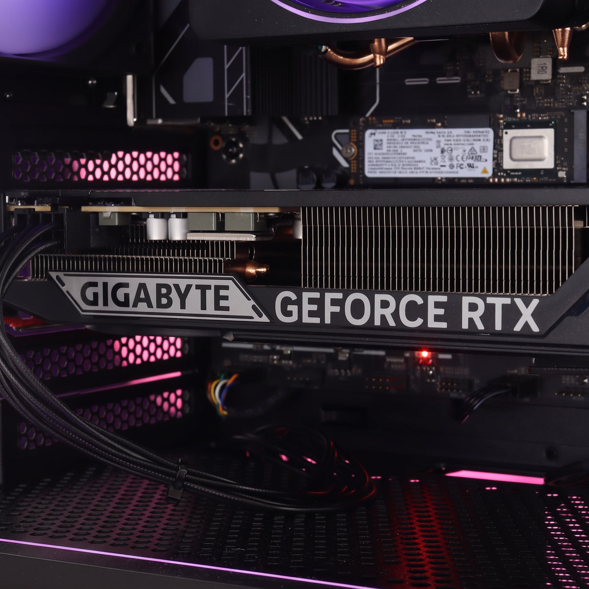 RTX 5060 8GB | RYZEN 7400F | 16GB DDR5 | 500GB NVME | WIN 11 PRO gaming PC