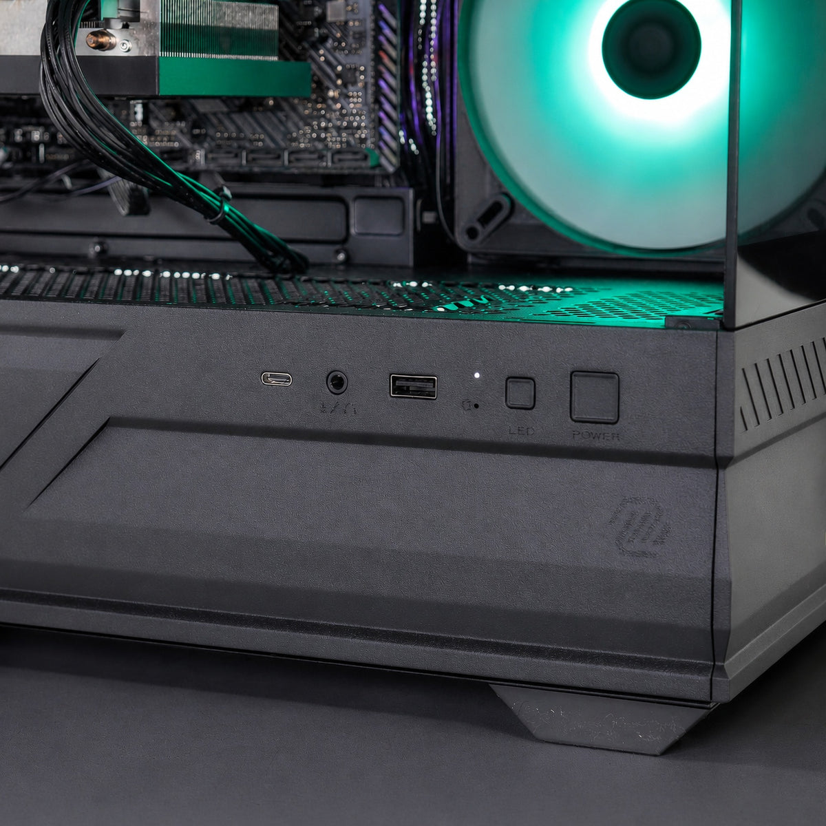 RX 7600 XT 16GB | RYZEN 5500X3D | 32GB DDR4 | 1TB NVME | WIN 11 PRO gaming PC